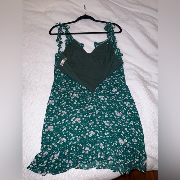 Green Floral Mini Dress - Picture 3 of 6